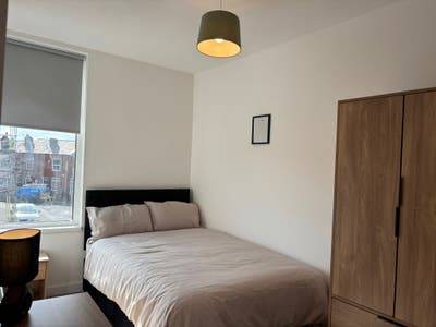 Brand New Modern 6 Bed Professional House Share Main Photo