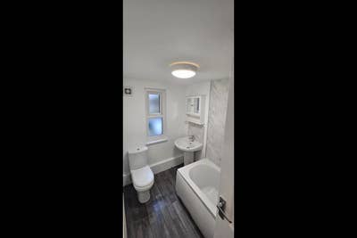 Huge 2 bed apartment - Doncaster city centre Main Photo