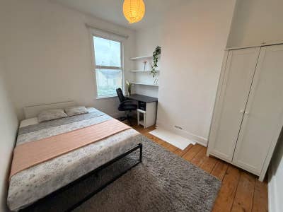 Lovely double room in Plumstead Main Photo