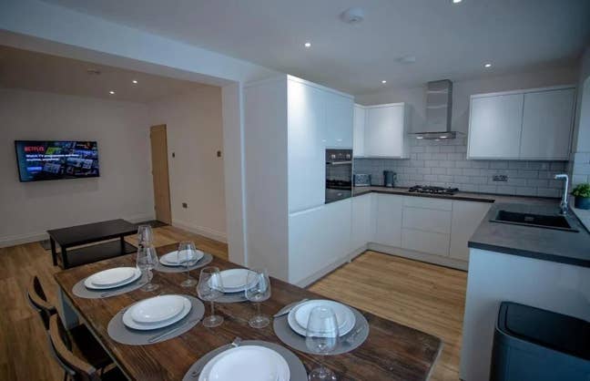 Large Double Bedrooms with Furniture  Main Photo