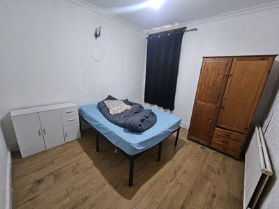Room in east ham available  Main Photo