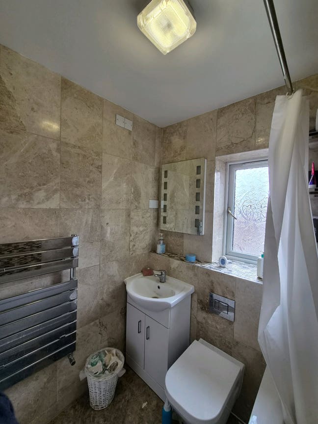 Affordable Sharing room available  Main Photo