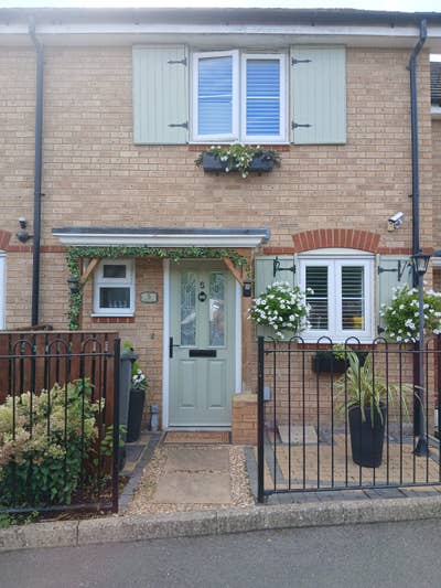 5 Crosslands Main Photo