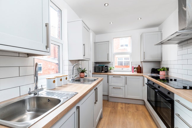 Biggest Student Rooms in Headingley Available Now! Main Photo