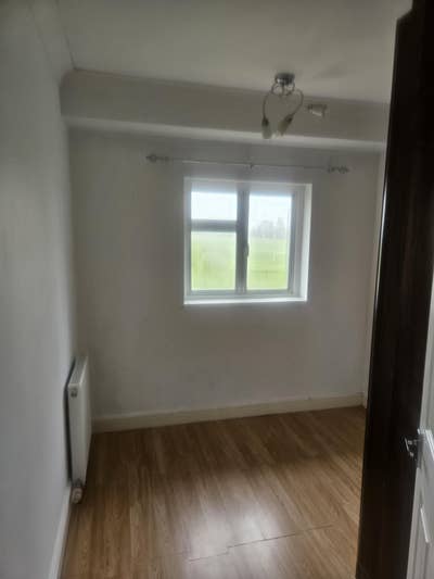 Single room (Black preferably) Main Photo