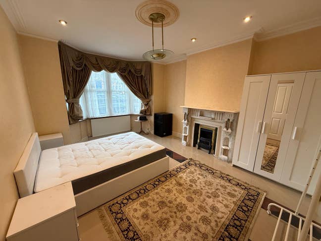 Large Double Room including All Bills Main Photo