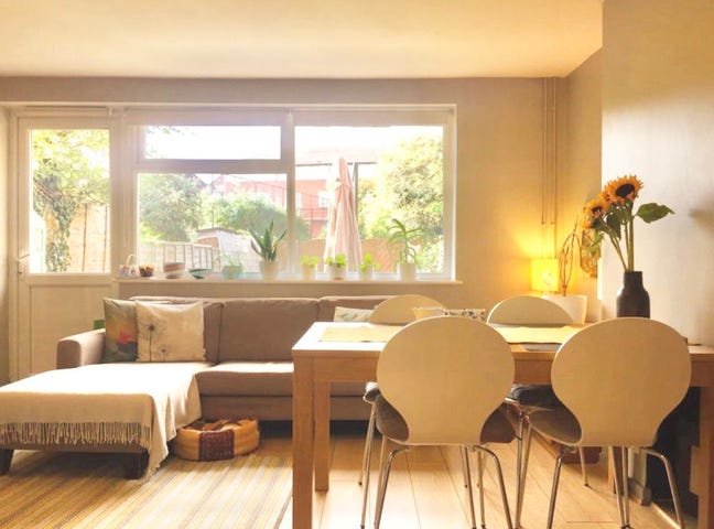 Double room in a spacious and cozy maisonette Main Photo