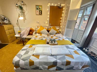 16th May-Studio Flat Avail ASAP Bills Inc-Chorlton Main Photo