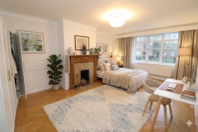 ⚡ Elizabeth & Central Lines!⚡ Main Photo