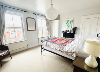 Lovely double room in comfortable house Main Photo