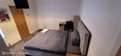 Ensuite Double Room in Colchester Main Photo