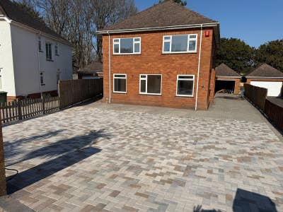 Exclusive 4 bed family home Main Photo