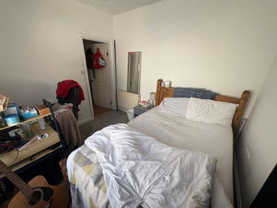 2 double rooms to fill in a 5 bed house Easton Main Photo