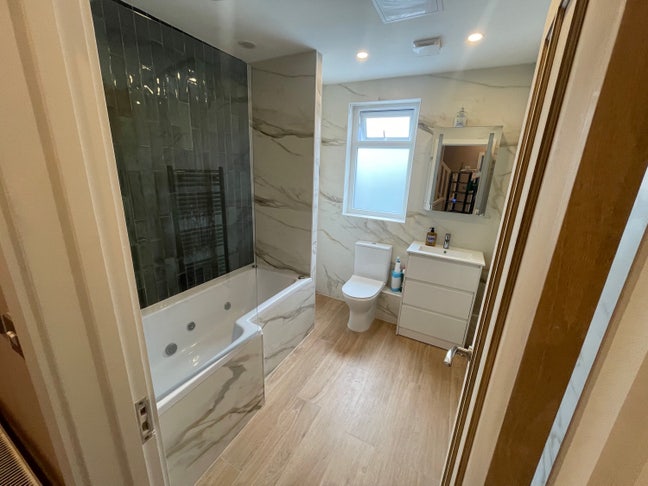 2 Bed Flat, Edgware: Jacuzzi, Balcony, Gar Main Photo