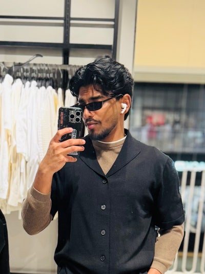 Looking for a singleroom or double sharing Main Photo