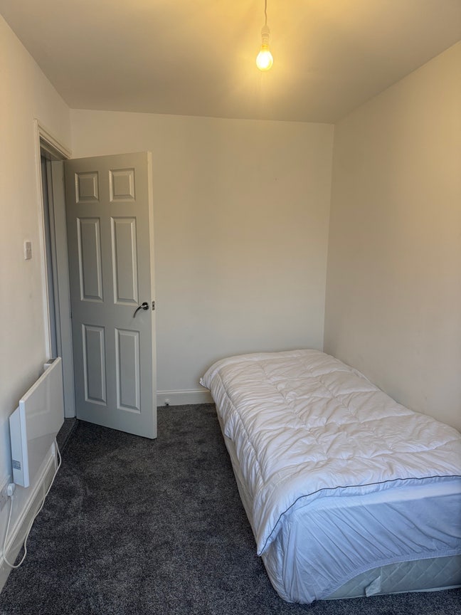 Room to rent  Main Photo