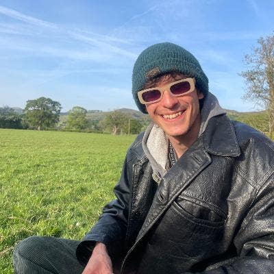 Professional Male seeks a double room Main Photo