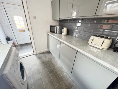 Female house share in Brampton, Chesterfield  Main Photo