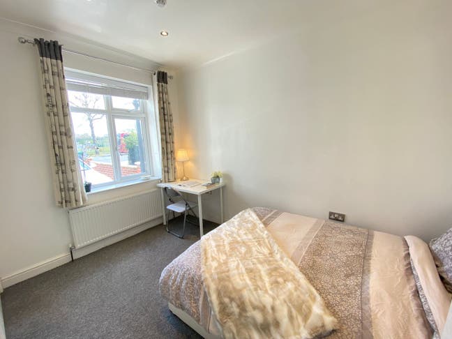 Two West Ealing Double Bedrooms  Main Photo