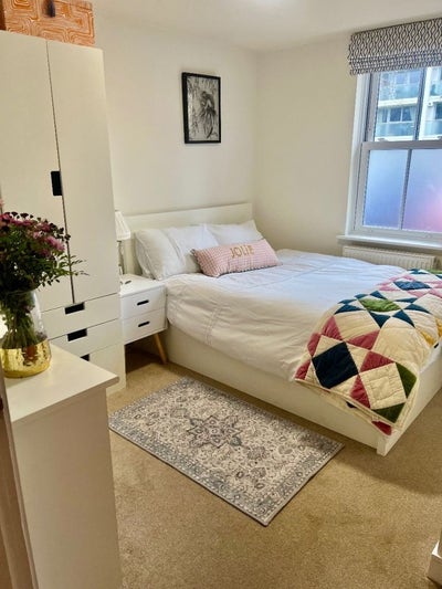 Beautiful & Bright Ensuite Room for Rent- SW20 0LW Main Photo
