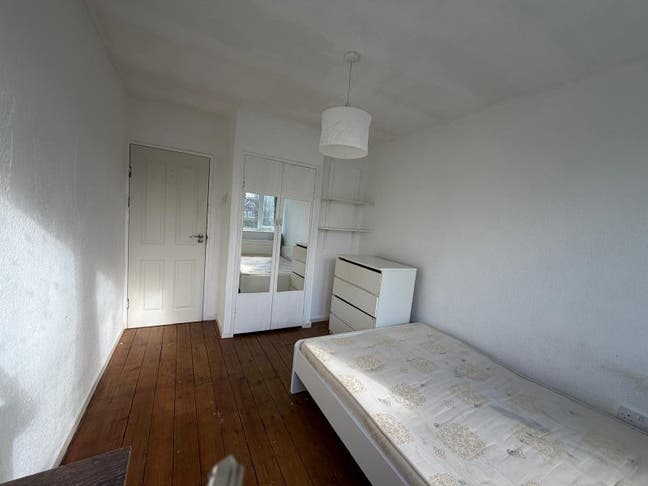  Double Room Available in Putney(89) Main Photo