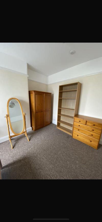 Double Room in Friendly, Sociable House  Main Photo
