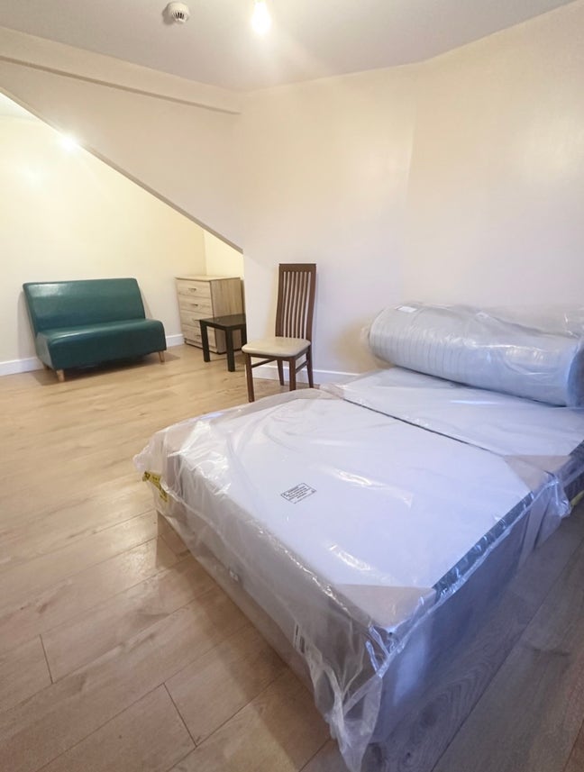 City center brand new luxury double new bed Main Photo