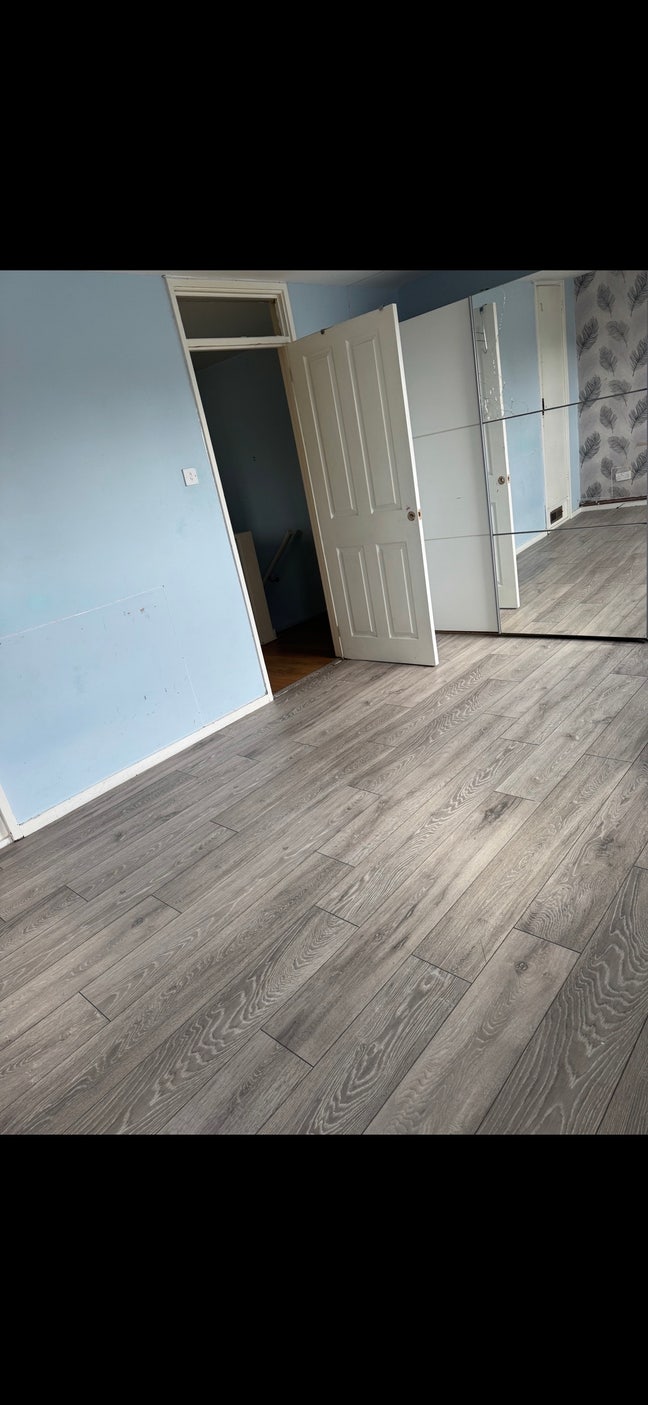 Spacious double room available in feltham Main Photo