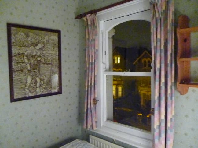  Monday - Friday Room  for  FEMALE in  Brockley  Main Photo