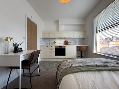 Studio Room - Lodge Rd Main Photo