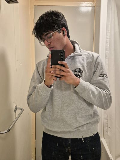 Looking for a single/double room, or a buddy-up Main Photo