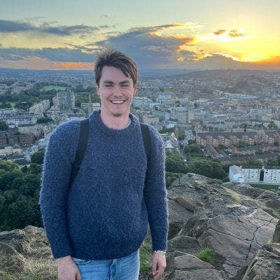 Looking for room in NR1/NR2 Main Photo