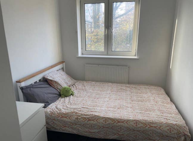&pound;680 room in 3 bed 1.5 bathroom Brixton Main Photo