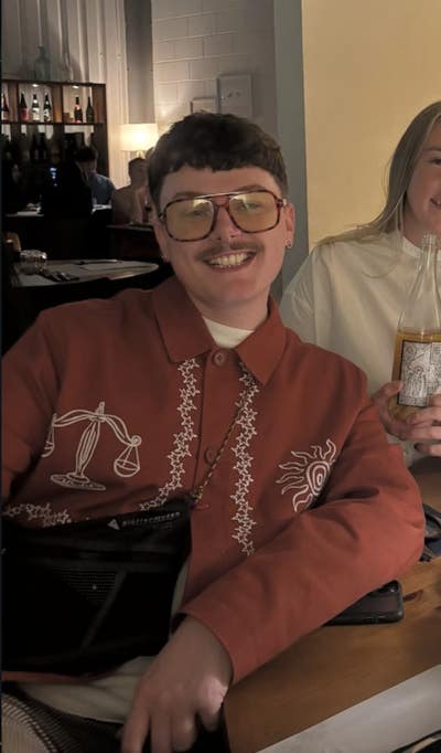 Easy going 30 y/o looking for the right vibe Main Photo