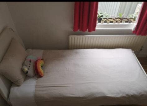 Large Double Room– TW9 3LU Main Photo