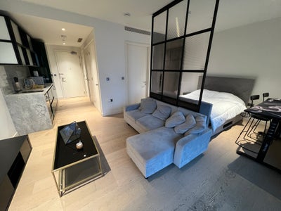 Luxury Canary Wharf Studio with amazing Views Main Photo