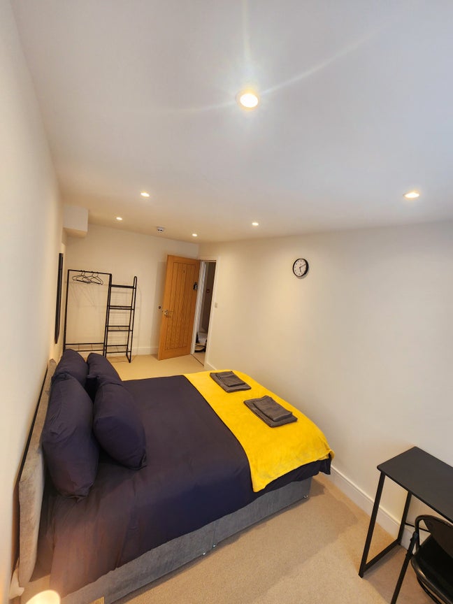  3 Double room- 5 mins to East Croydon Main Photo