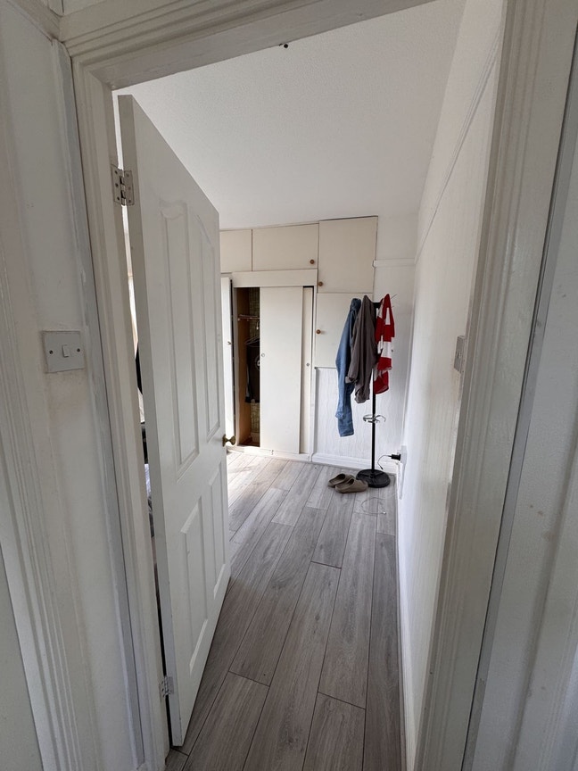 Double room available for 1 single person Main Photo