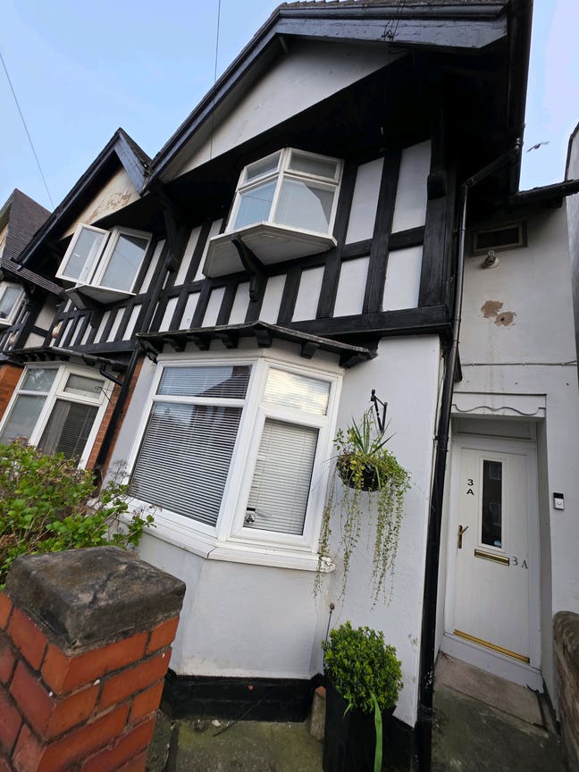 Self contained flat,1 bedroom  Main Photo