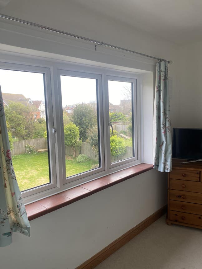 Bright Room in Quiet Home – Close to Sea  Main Photo