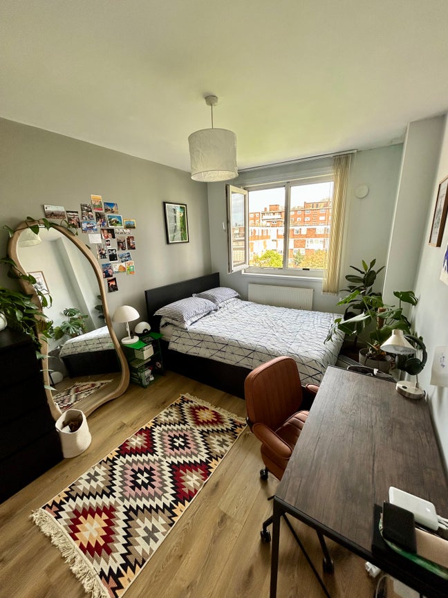 Bright 1 bedroom 5 mins from Hoxton for 5 months Main Photo