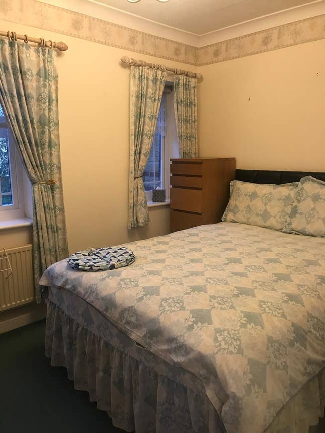 Large Furnished Double Room Main Photo