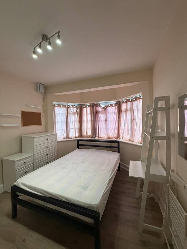 Rooms to rent near station from&pound;780pm NW4 Main Photo