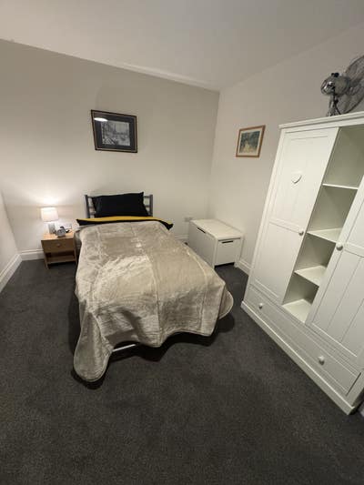 Single room for rent Main Photo