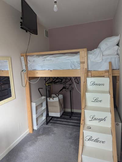 Lovely room available Main Photo