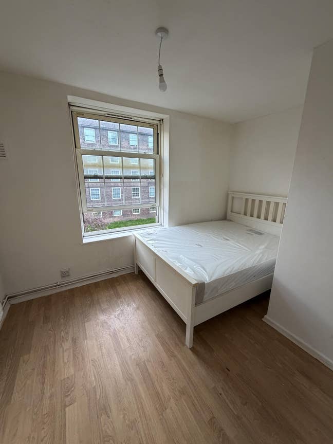 Bright double room near Oval station! (10Han) Main Photo