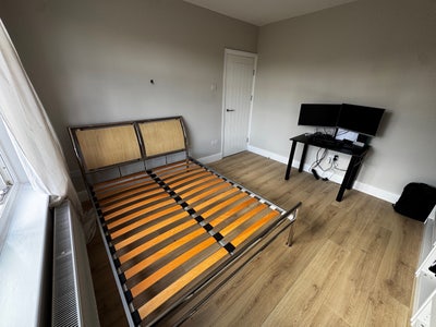 Double Room in Quiet Home near Hillingdon station Main Photo