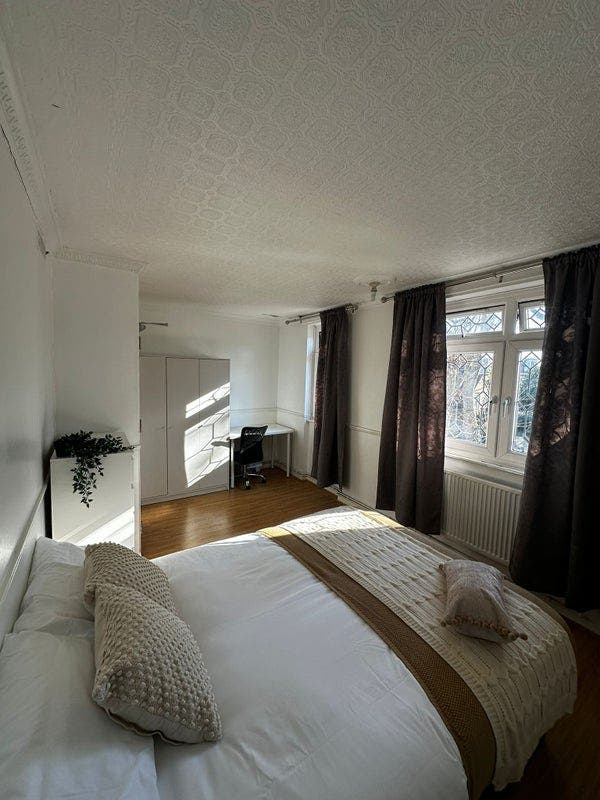  Large Double Room in 4Bed Flat – Canary Wharf Main Photo