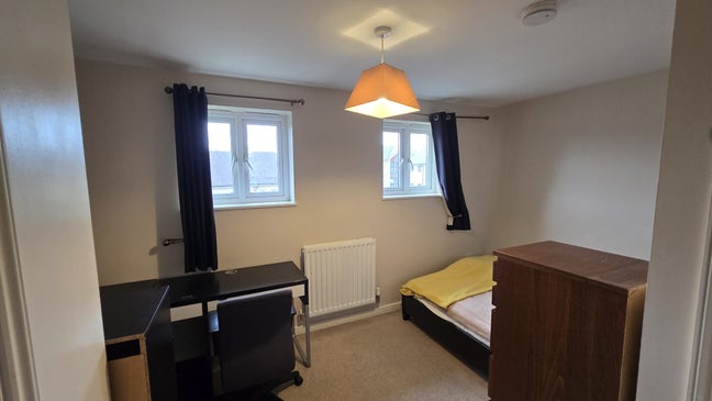 Hugely comfortable large modern double room Main Photo