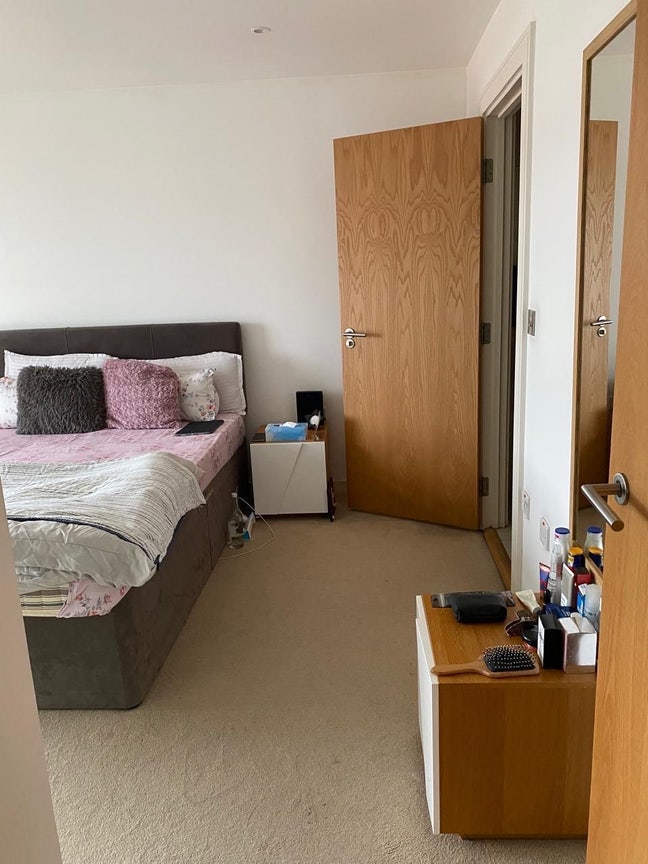 Fully Furnished Double Ensuite Room for Rent Main Photo